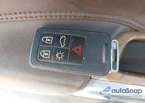 2016 Volvo Xc60 T6 from USA, damaged, VIN YV4902RK2G2839103